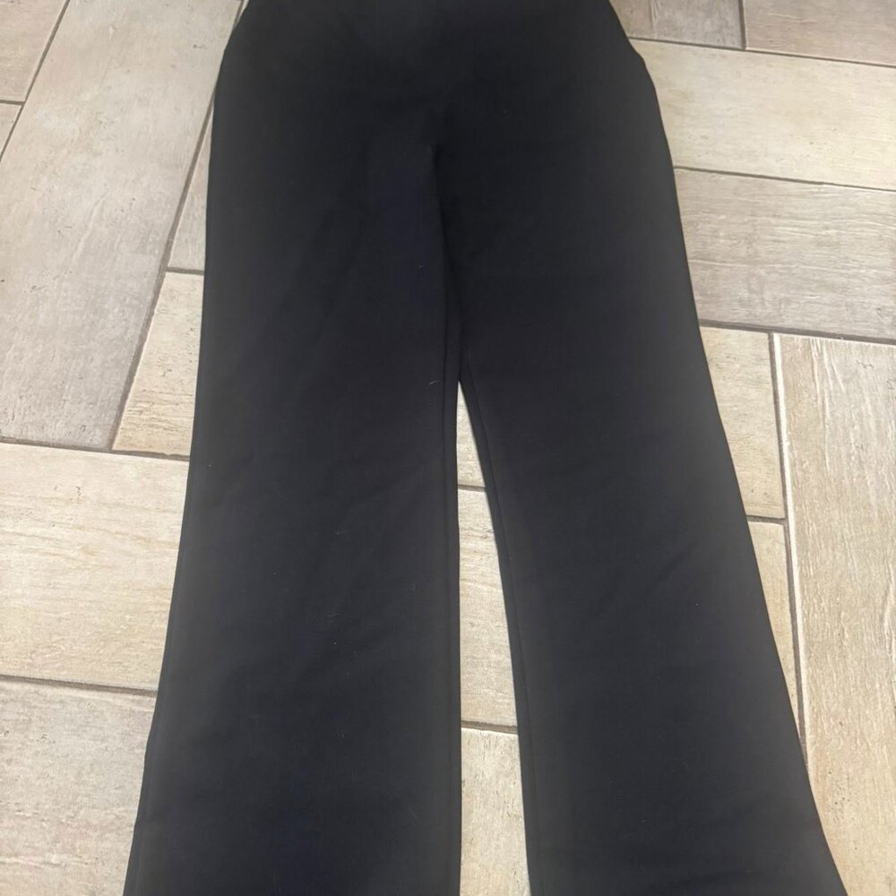 Never Worn Liz Clairborn Small Lori Bootcut Leggins